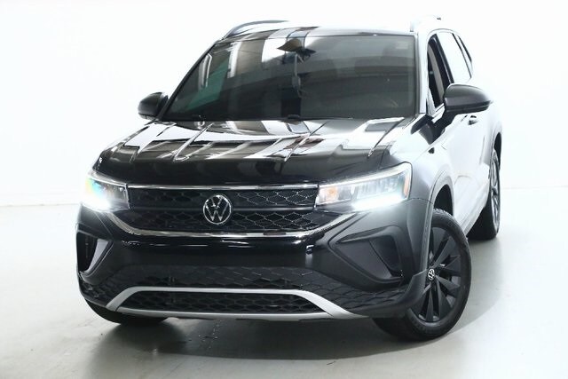 2023 Volkswagen Taos S photo 2