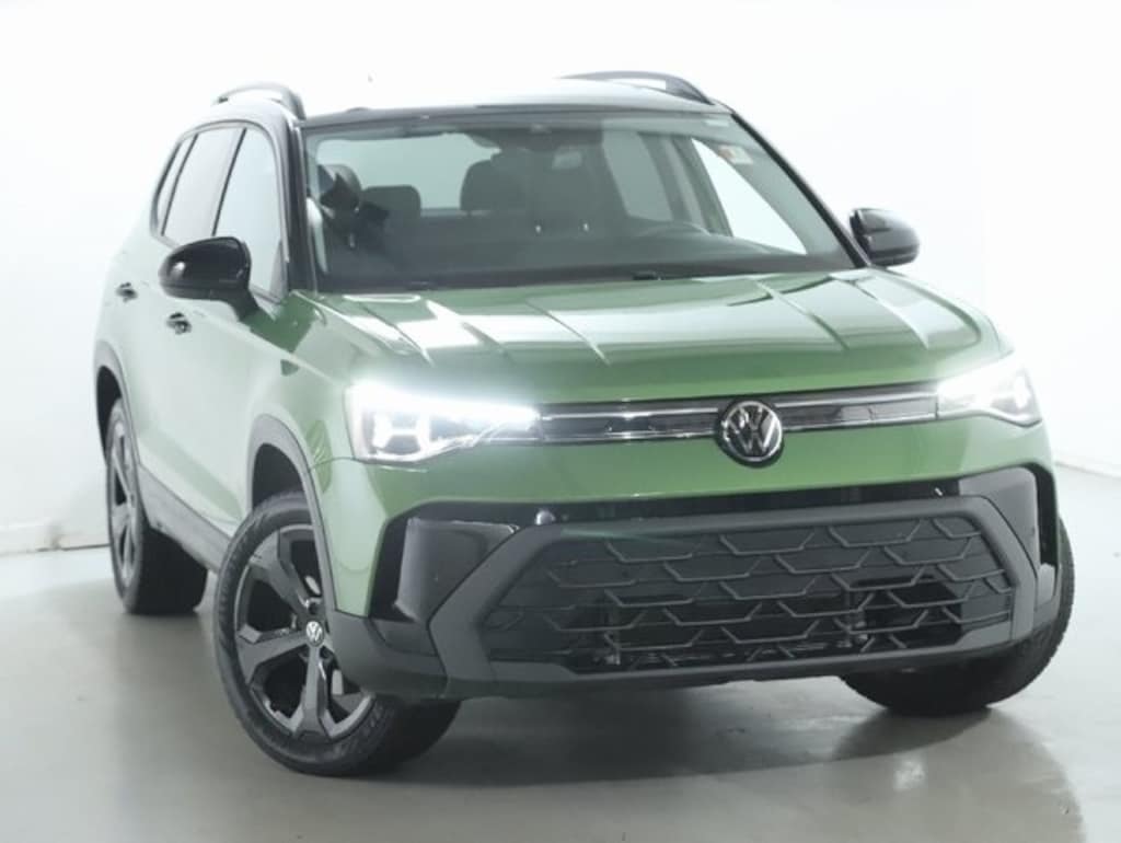 Used 2025 Volkswagen Taos 1.5T SE Black SUV