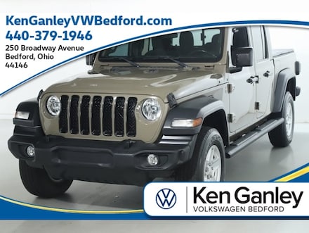 2020 Jeep Gladiator Sport Truck