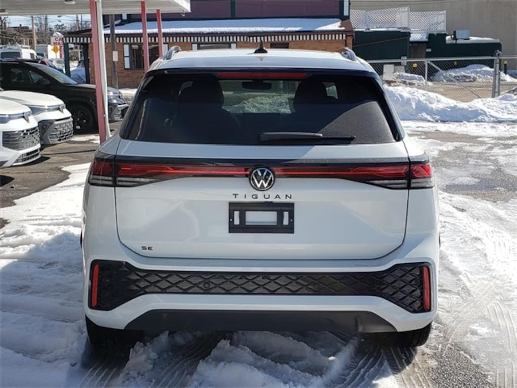 New 2026 Volkswagen Tiguan 2.0T SE R-Line Black SUV