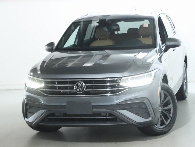 2022 Volkswagen Tiguan SE photo 2