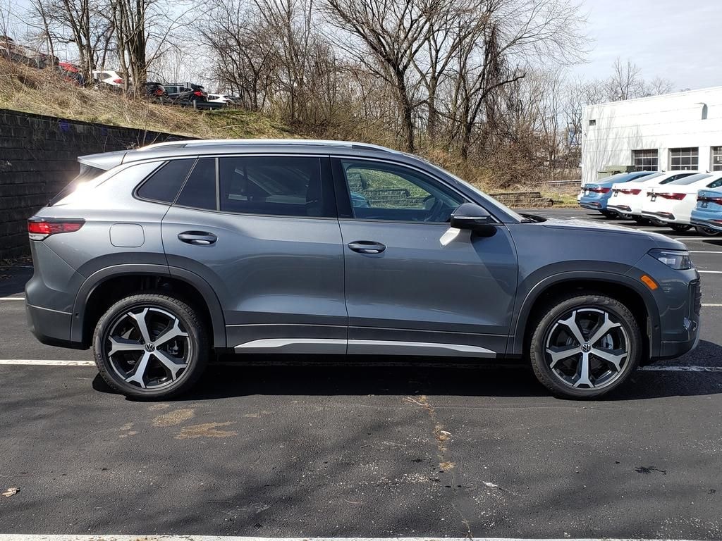 New 2026 Volkswagen Tiguan SE SUV