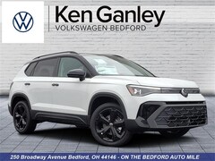 2025 Volkswagen Taos 1.5T SE Black SUV