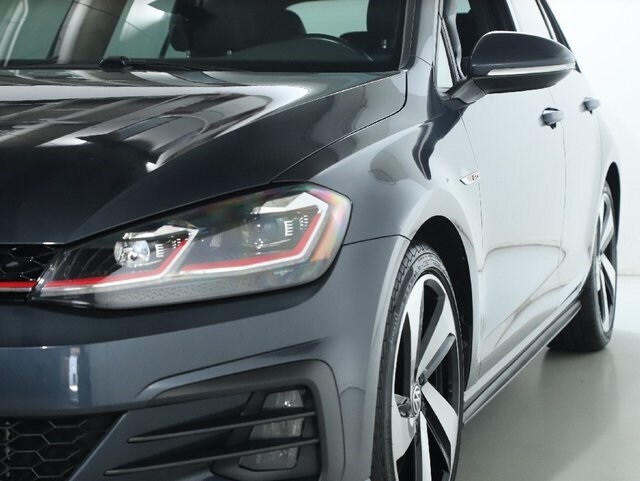 2019 Volkswagen Golf GTI SE photo 4