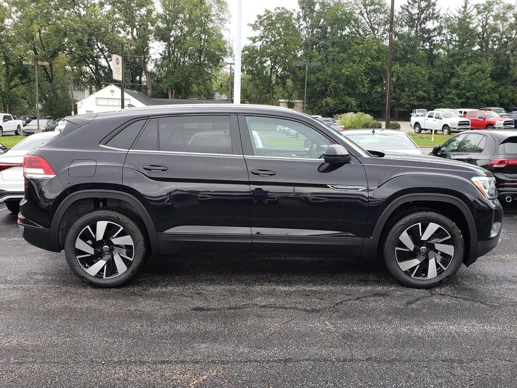 New 2026 Volkswagen Atlas Cross Sport SE w/Technology SUV