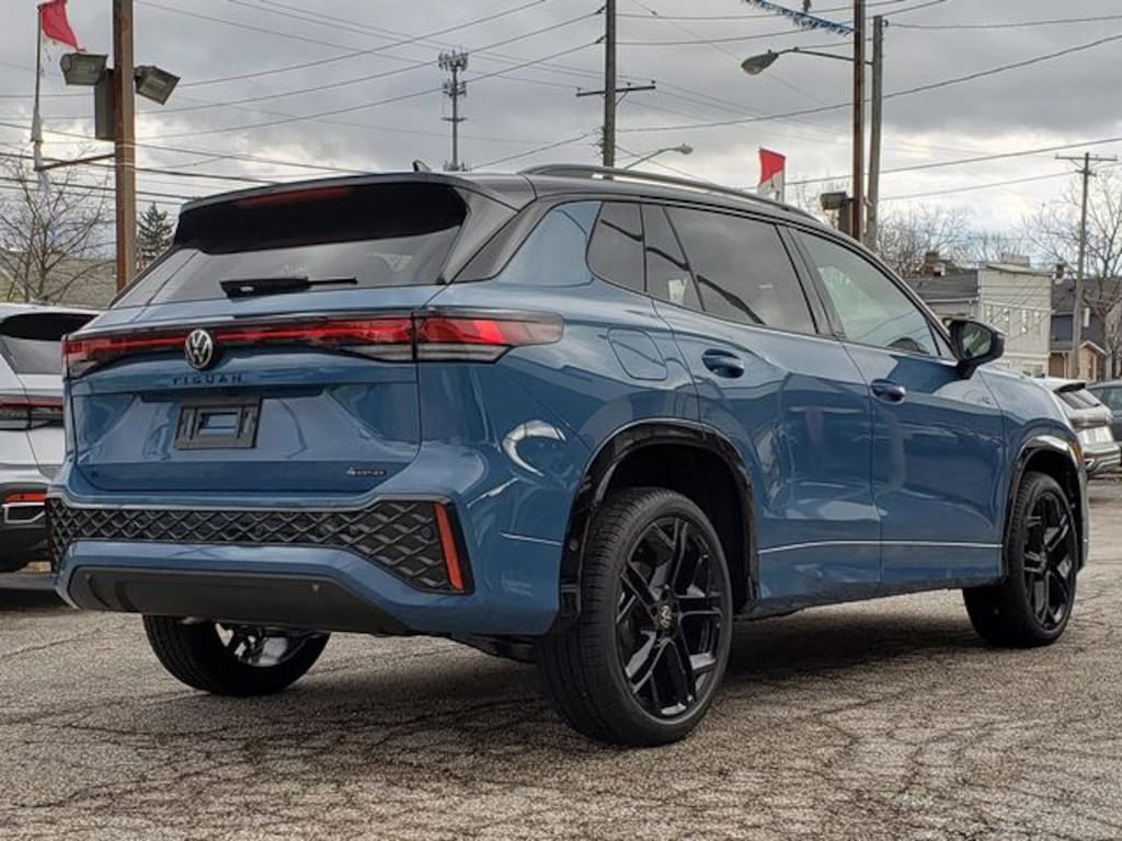 New 2026 Volkswagen Tiguan 2.0T SE R-Line Black SUV