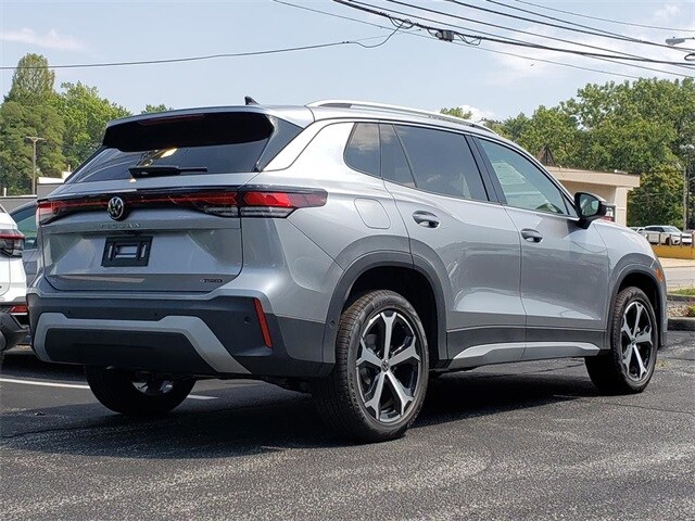 2025 Volkswagen Tiguan SE photo 3