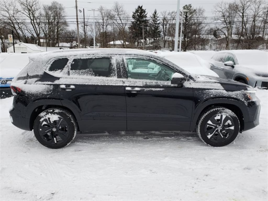 New 2026 Volkswagen Taos 1.5T SE SUV