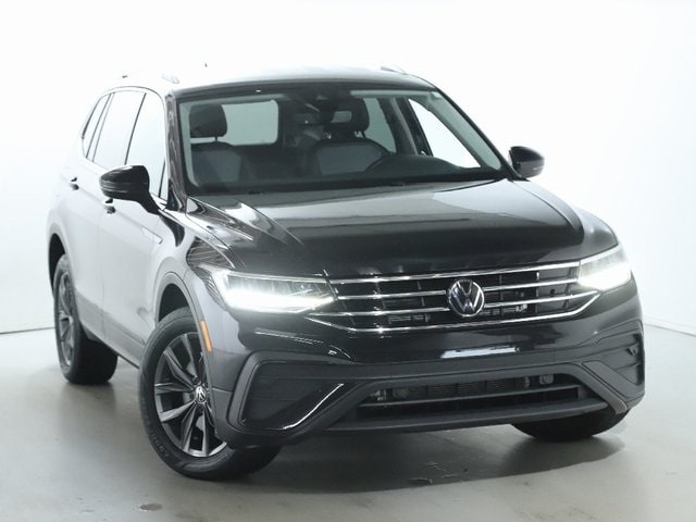 Used 2022 Volkswagen Tiguan SE with VIN 3VV2B7AX9NM103754 for sale in Bedford, OH