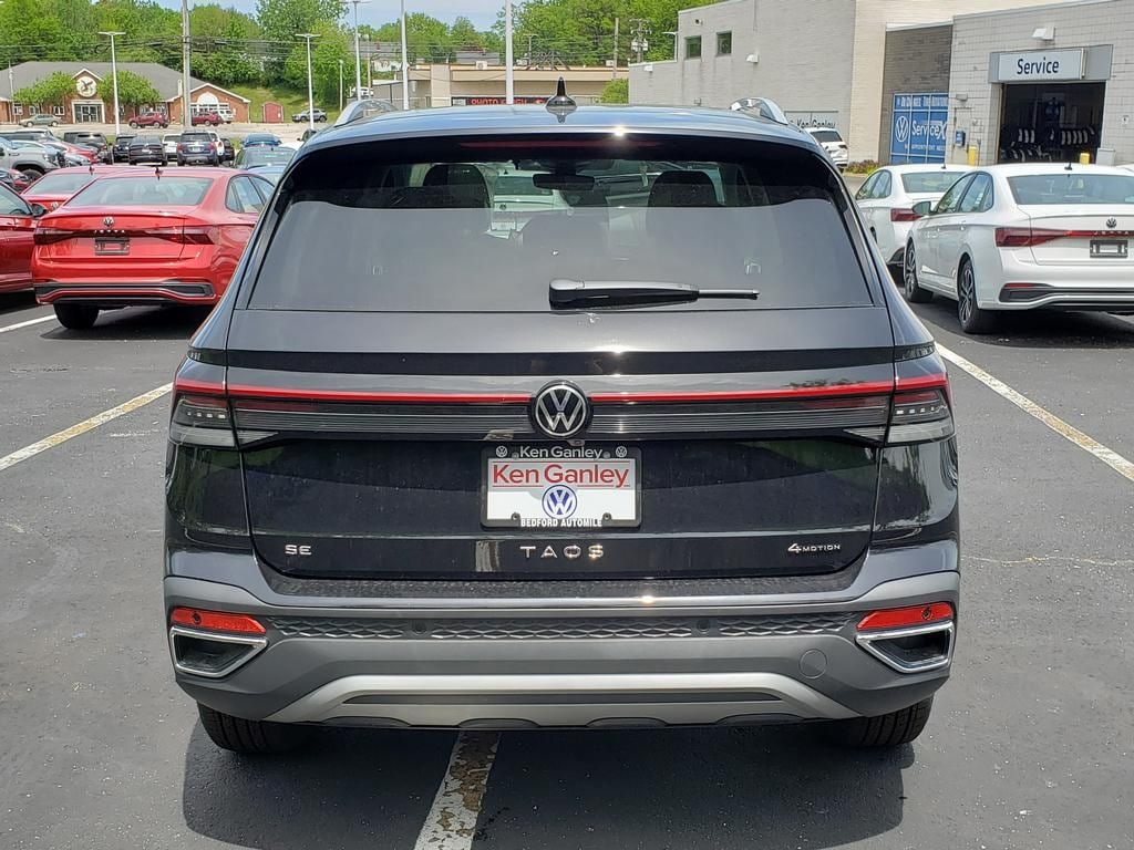 New 2026 Volkswagen Taos 1.5T SE SUV
