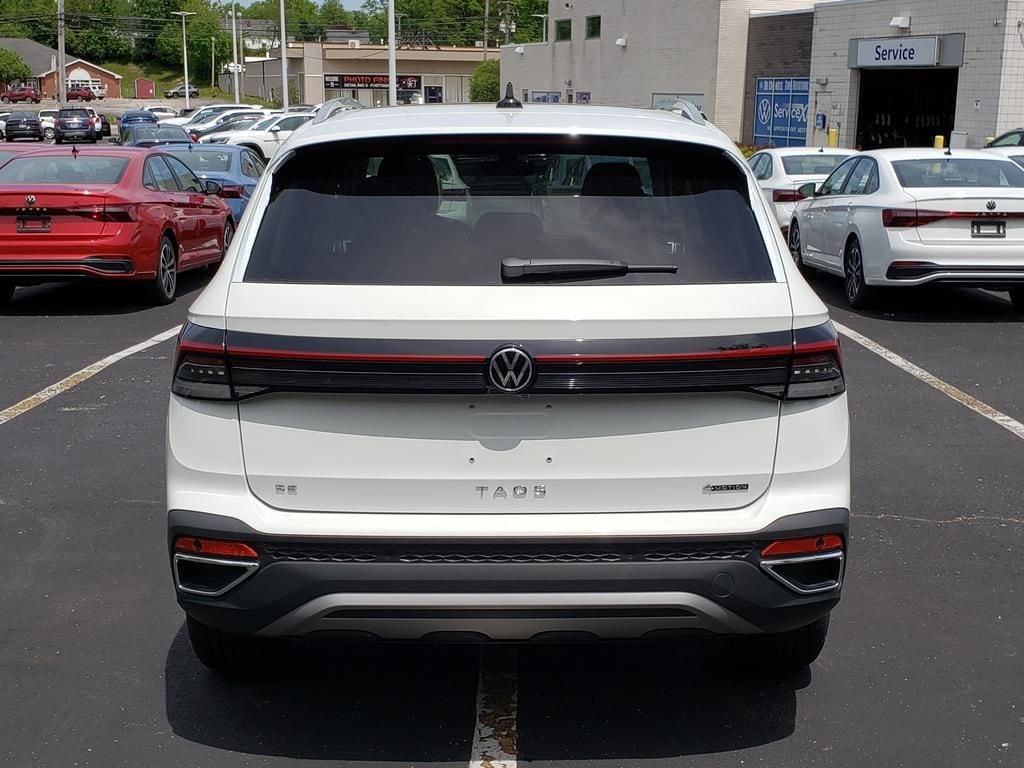New 2026 Volkswagen Taos 1.5T SE SUV