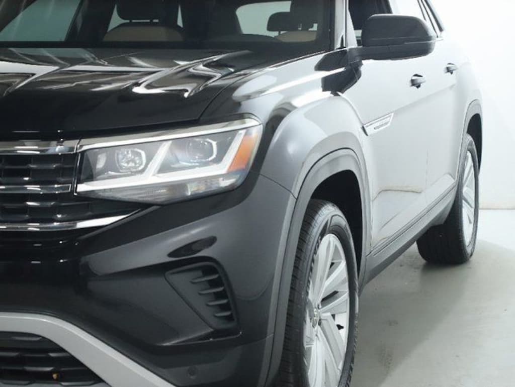 Used 2023 Volkswagen Atlas Cross Sport 2.0T SE w/Technology SUV