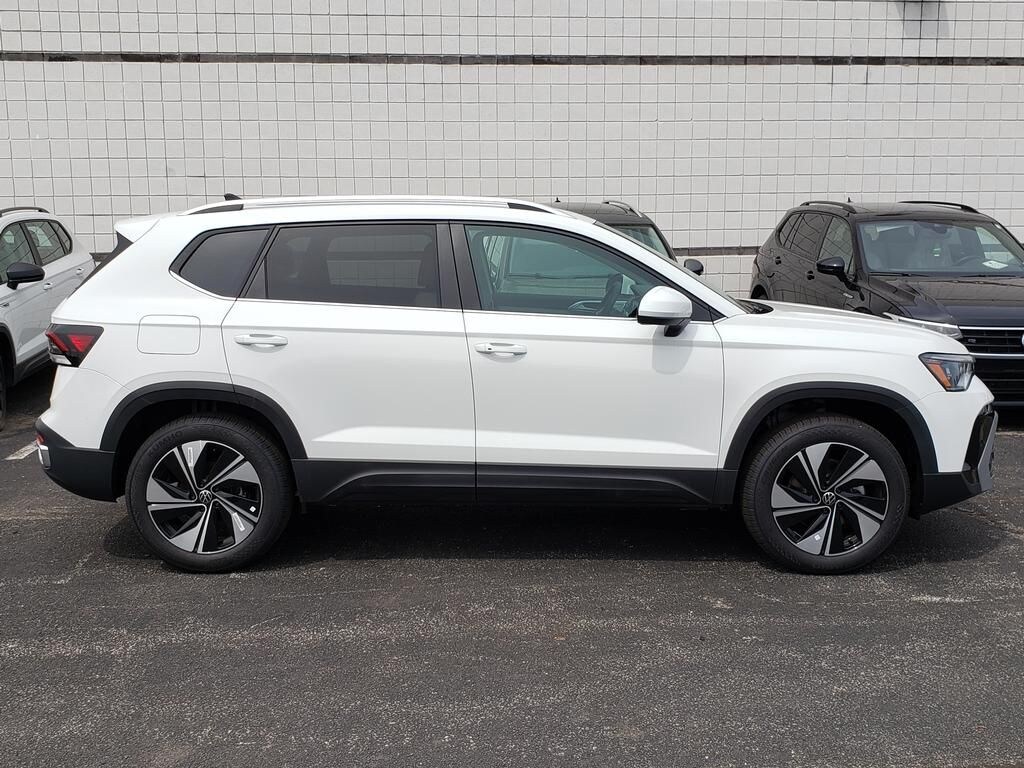 New 2026 Volkswagen Taos 1.5T SE SUV
