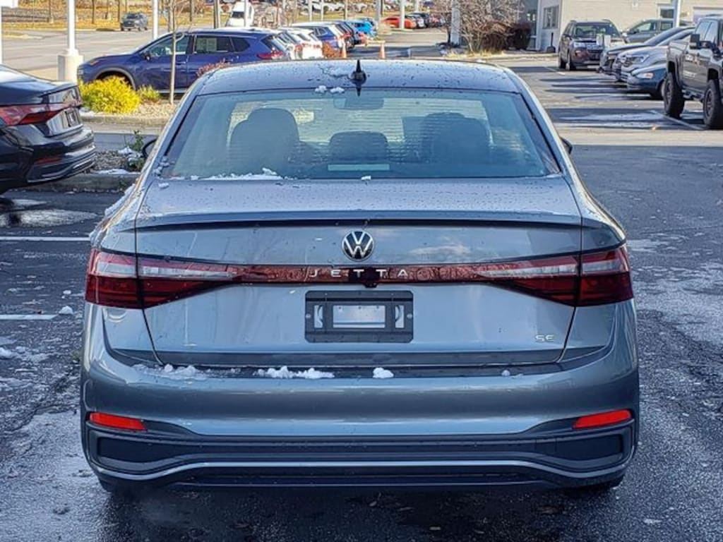 New 2026 Volkswagen Jetta 1.5T SE Sedan