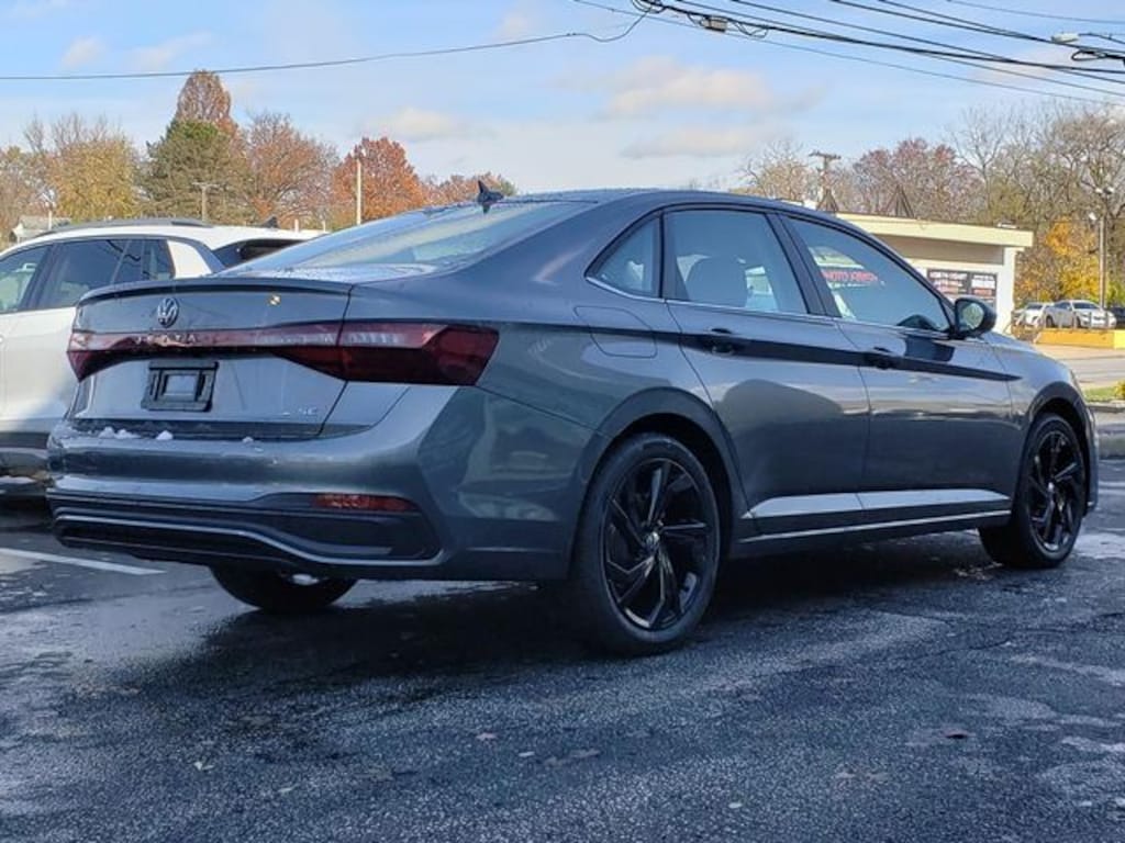 New 2026 Volkswagen Jetta 1.5T SE Sedan