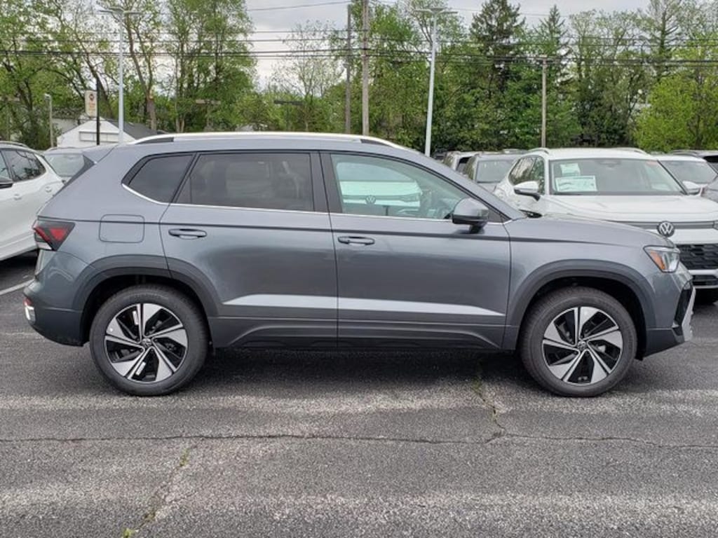 New 2026 Volkswagen Taos 1.5T SE SUV