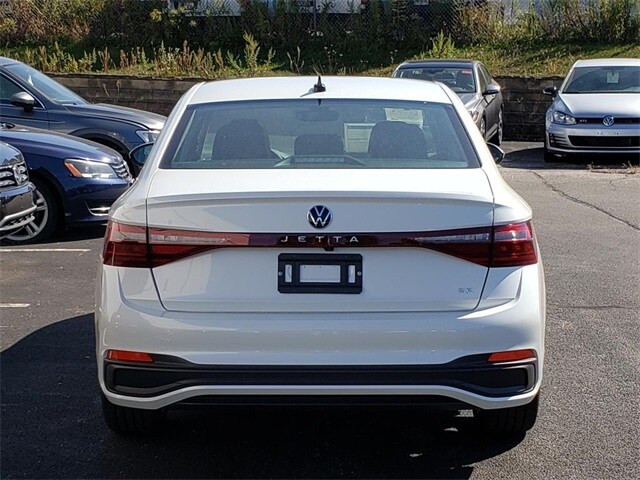 2025 Volkswagen Jetta 1.5T SE photo 2