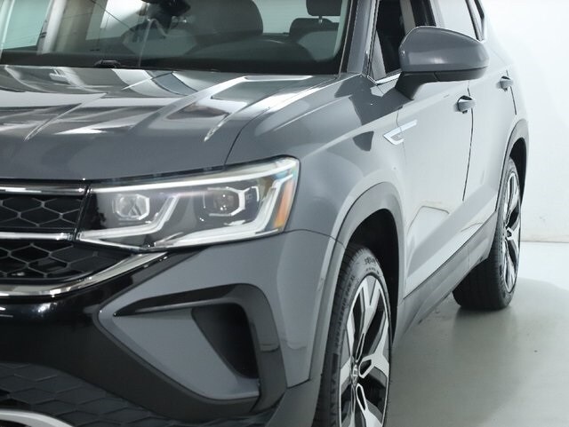 2022 Volkswagen Taos SEL photo 4
