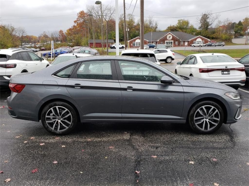 New 2026 Volkswagen Jetta 1.5T SE Sedan