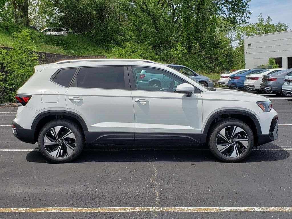New 2026 Volkswagen Taos 1.5T SE SUV