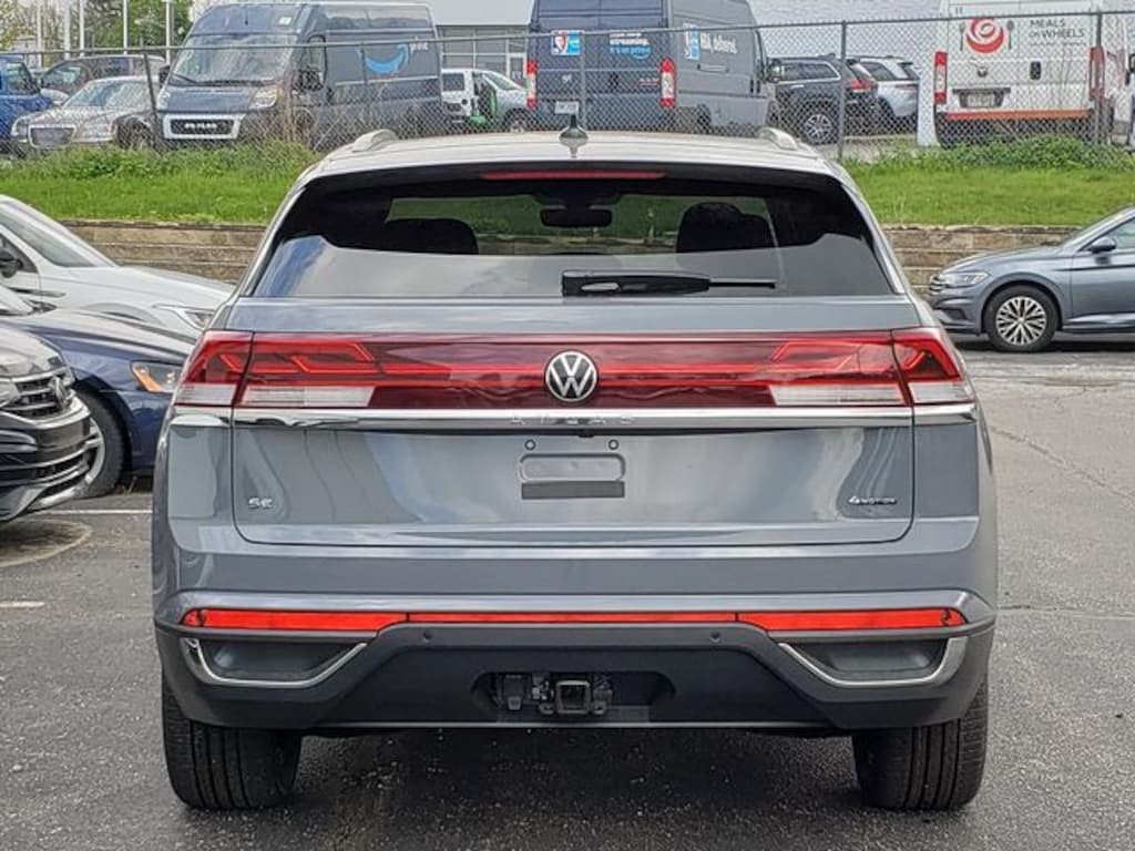 New 2026 Volkswagen Atlas Cross Sport 2.0T SE w/Technology SUV