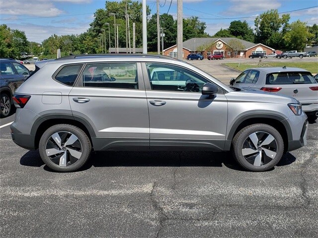 2025 Volkswagen Taos S photo 2