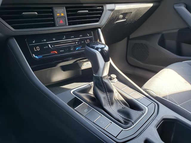 2026 Volkswagen Jetta Sport - Photo 11