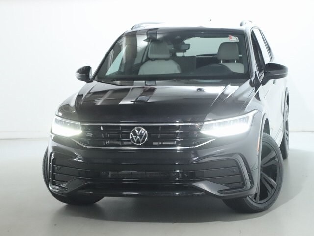 2023 Volkswagen Tiguan SE R-Line Black photo 3