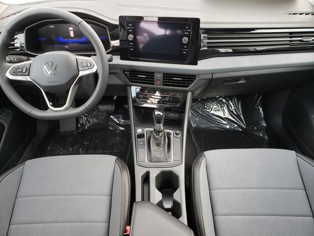 2026 Volkswagen Jetta SE - Photo 9