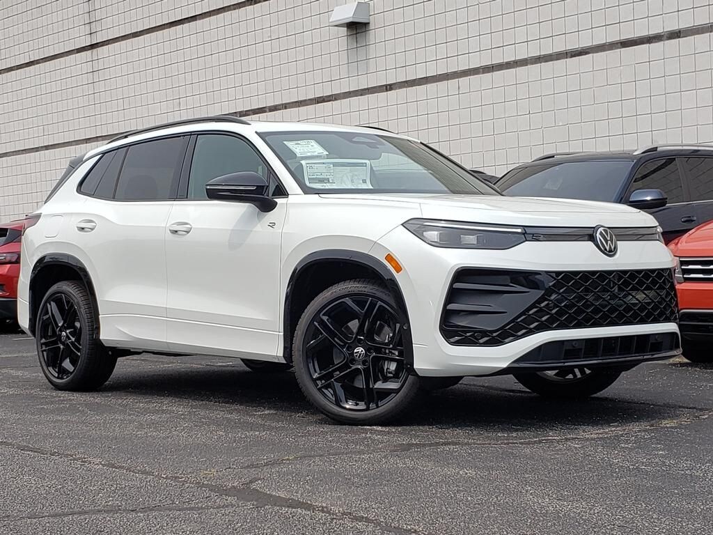 New 2026 Volkswagen Tiguan SE R-Line Black SUV