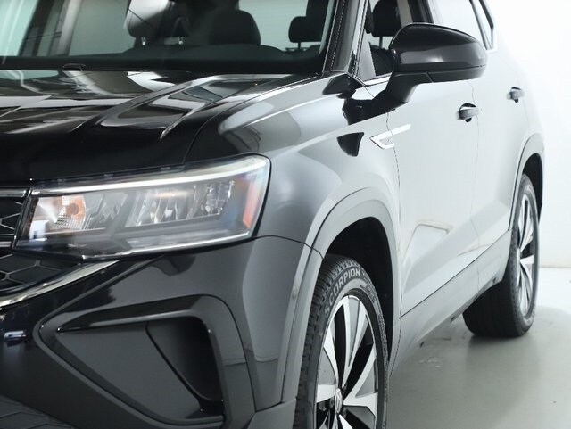 2022 Volkswagen Taos SE photo 4