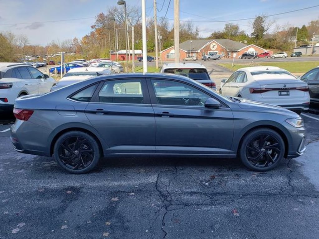 New 2026 Volkswagen Jetta 1.5T SE Sedan