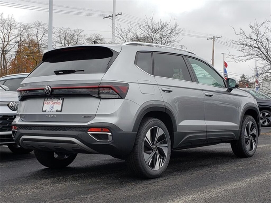 New 2025 Volkswagen Taos 1.5T SE SUV