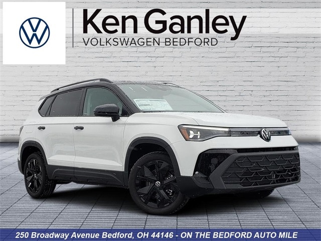 2026 Volkswagen Taos SE Black's photo