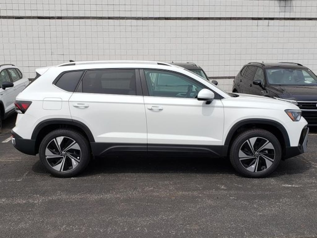 New 2026 Volkswagen Taos 1.5T SE SUV