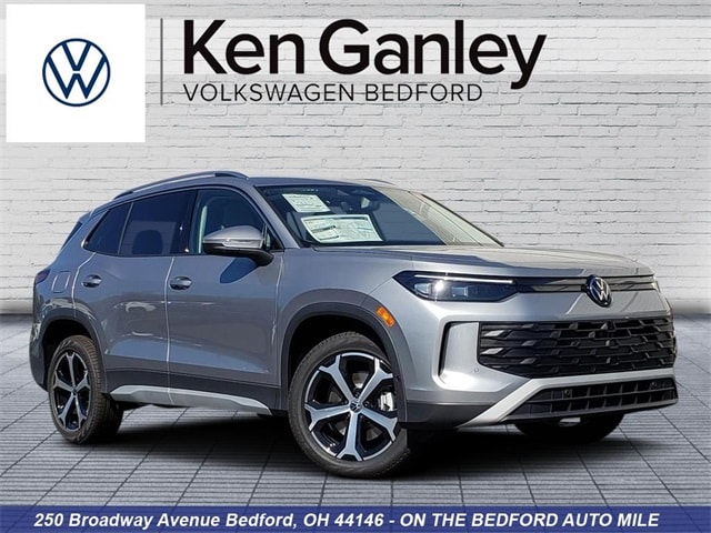 2025 Volkswagen Tiguan SE's photo