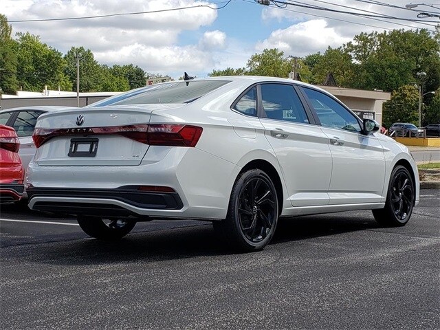 2025 Volkswagen Jetta 1.5T SE photo 3