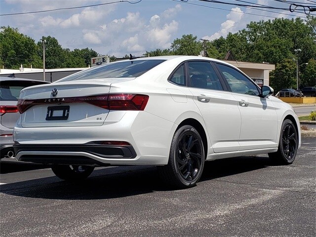 2025 Volkswagen Jetta 1.5T SE photo 3