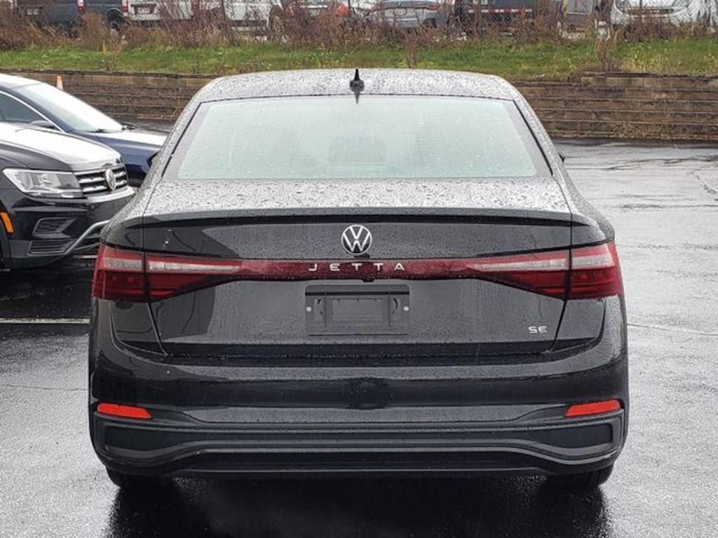 New 2026 Volkswagen Jetta 1.5T SE Sedan