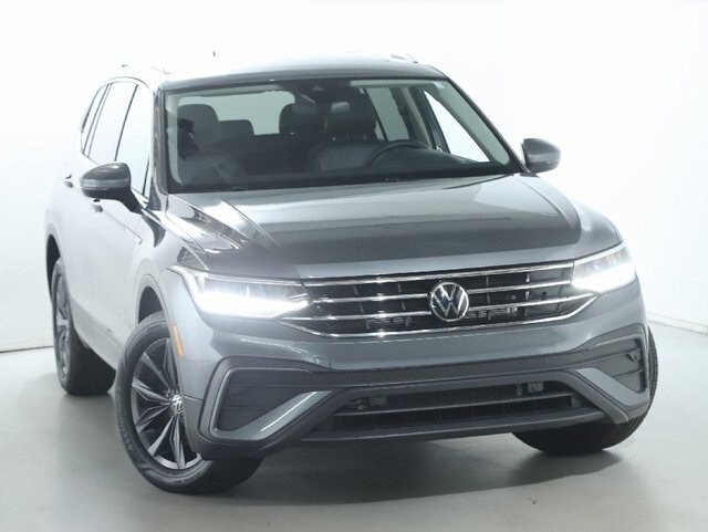 2023 Volkswagen Tiguan SE photo 2