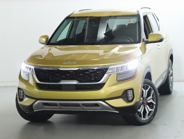 2023 Kia Seltos SX photo 3