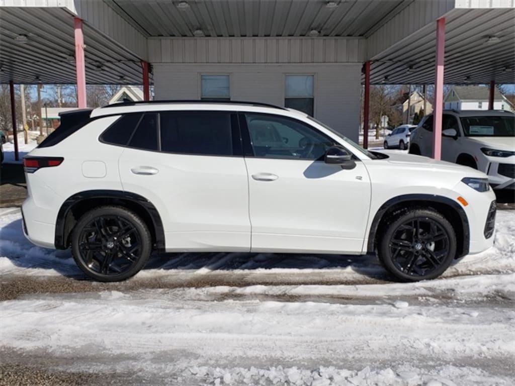 New 2026 Volkswagen Tiguan 2.0T SE R-Line Black SUV