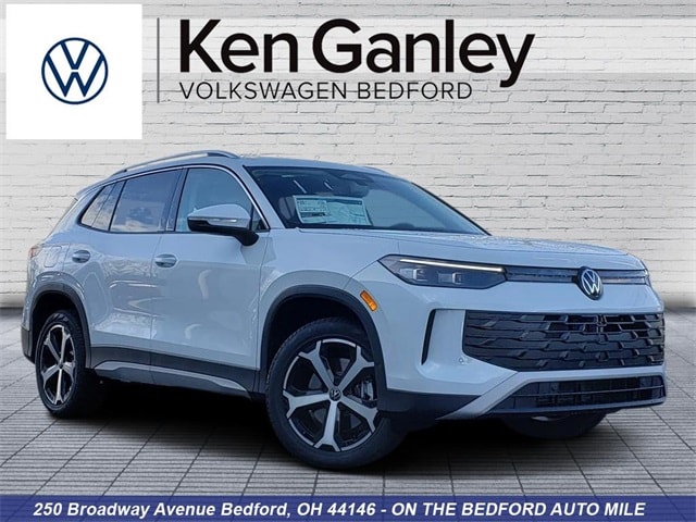 2025 Volkswagen Tiguan SE's photo