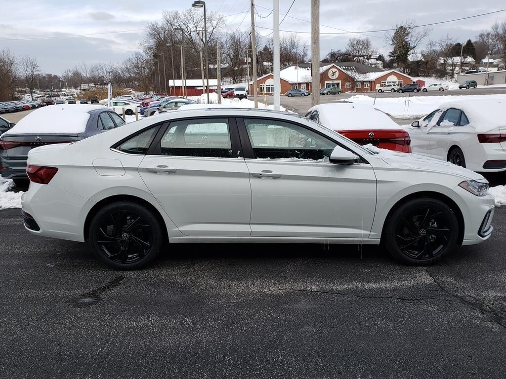 New 2026 Volkswagen Jetta 1.5T SE Sedan