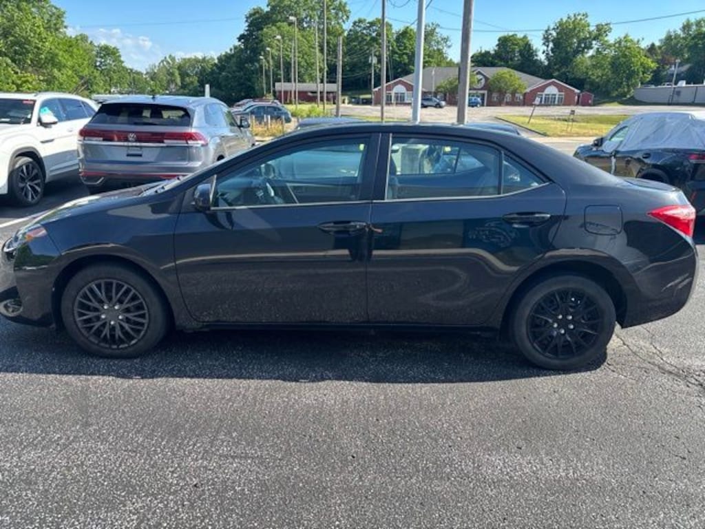 Used 2017 Toyota Corolla LE Sedan