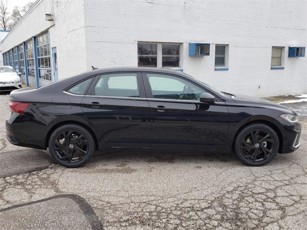 New 2026 Volkswagen Jetta 1.5T SE Sedan
