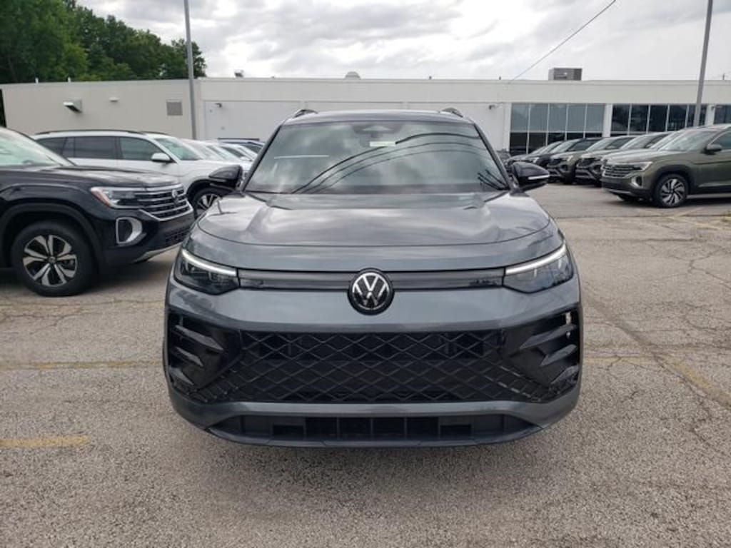 New 2026 Volkswagen Tiguan SE R-Line Black SUV