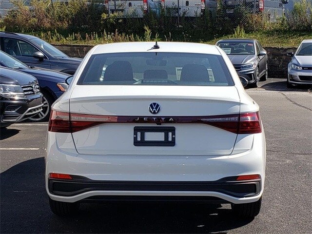 2026 Volkswagen Jetta 1.5T Sport photo 4