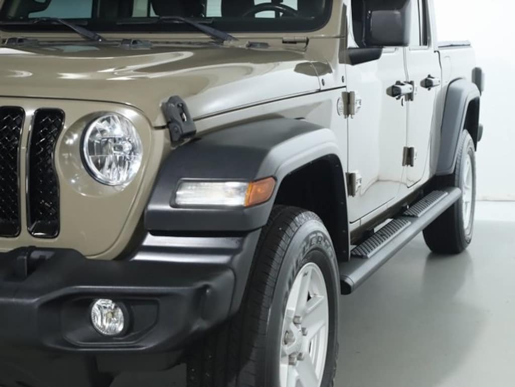 Used 2020 Jeep Gladiator Sport Truck