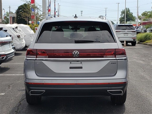 2026 Volkswagen Atlas SE photo 4